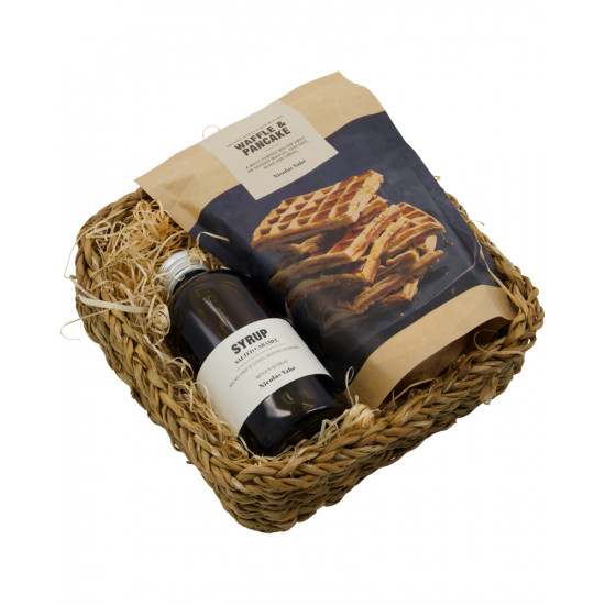 Cellofaan verpakt, Small basket w. waffle & syrup, 280 g