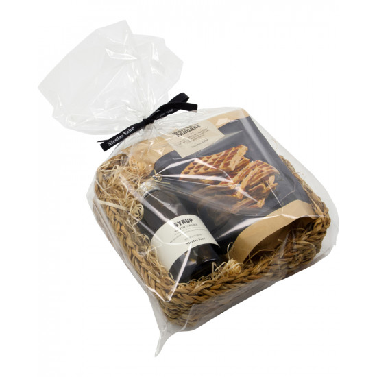 Cellofaan verpakt, Small basket w. waffle & syrup, 280 g